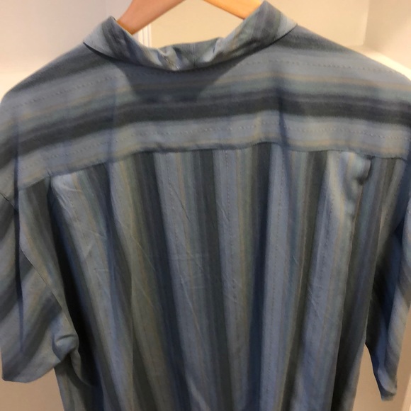 Tommy Bahama large button down short sleeve shirt - Picture 5 of 8